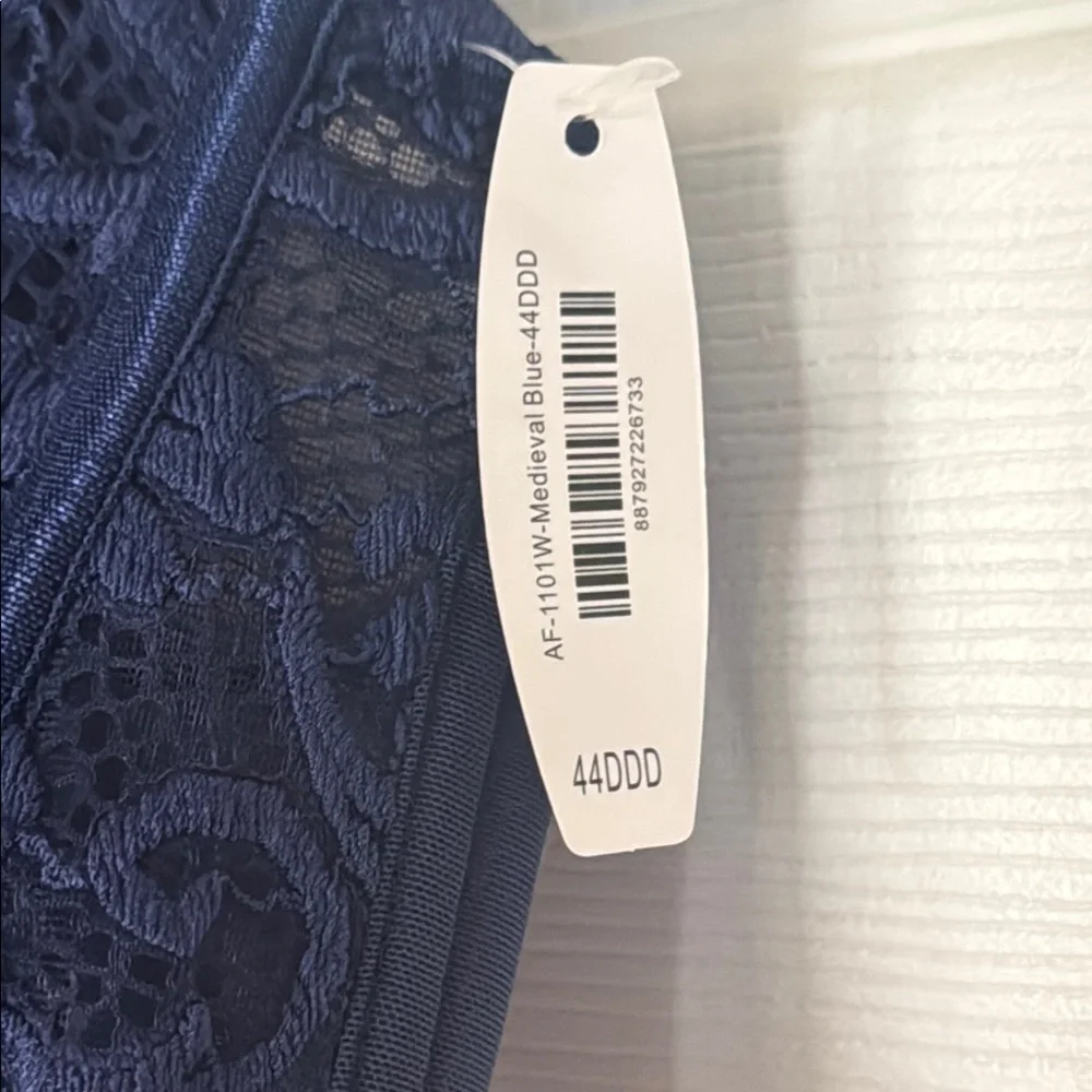Adore me Luxurious Blue Lace Bra with Underwire - Picture 6 of 9